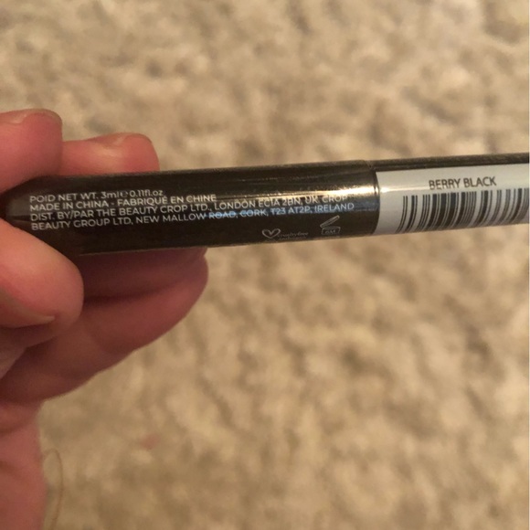 Wing Woman eyeliner - Picture 5 of 7